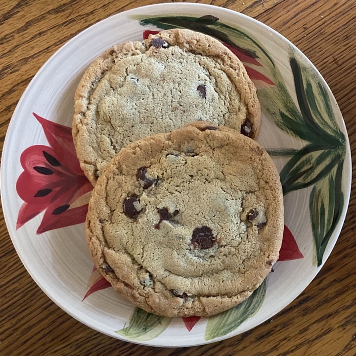 photo of Sprouts Farmers Market Vegan Chocolate Chip Cookies shared by @themindfulvegan on  15 Feb 2023 - review