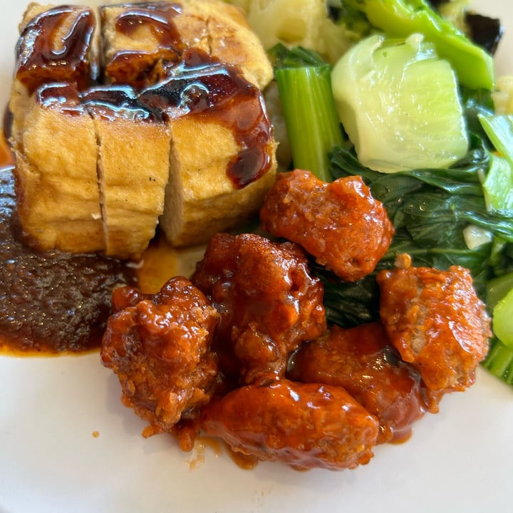 photo of LI YUAN VEGETARIAN Big Tofu Cubes shared by @veganbitcoin on  24 Jul 2023 - review