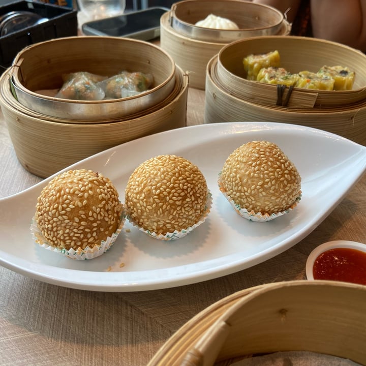 photo of D'life Signature 蔬品軒 Fried Sesame Ball shared by @dafnelately on  19 Mar 2023 - review
