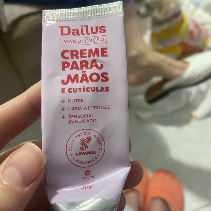 photo of Dailus creme para as mãos e cutículas shared by @adrianabrustolin on  13 Aug 2023 - review