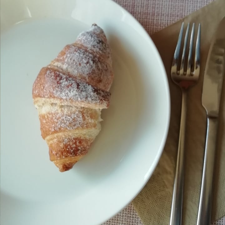 photo of Eco Park Hotel Azalea Croissant vegani shared by @miocillo0 on  10 Mar 2023 - review