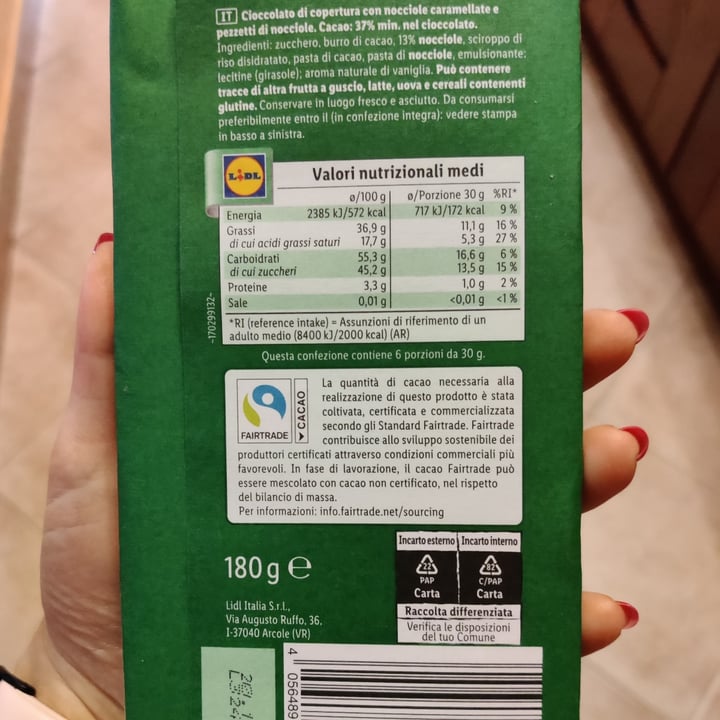 photo of Fin Carré Cioccolato vegano alle nocciole shared by @floriana on  22 Apr 2023 - review