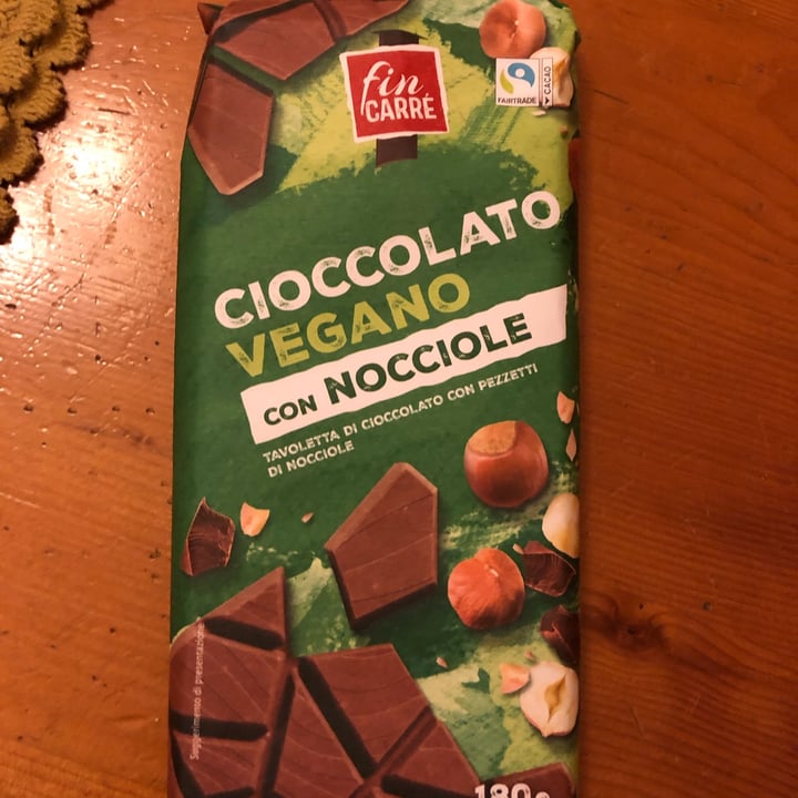 photo of Fin Carré Chocolate con avellanas troceadas shared by @folrit on  23 Dec 2022 - review