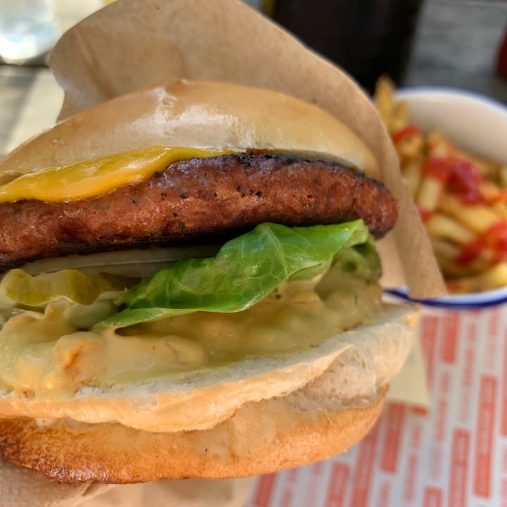 photo of Three Brothers Burgers Plain Burger shared by @cieffe18 on  21 Jun 2023 - review