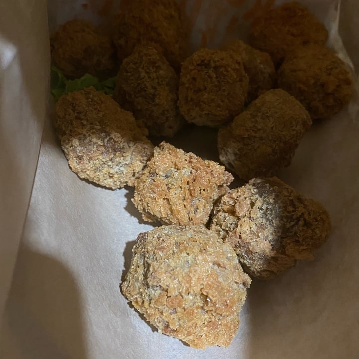 photo of CARROTS The Vegan Bistro Tofu chicken Nuggets shared by @travnastyart on  11 May 2023 - review