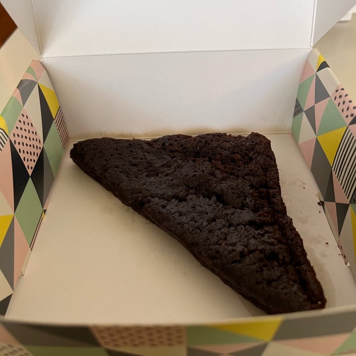 photo of Blos Cafe Vegan Brownie shared by @melveegan on  02 Jul 2023 - review