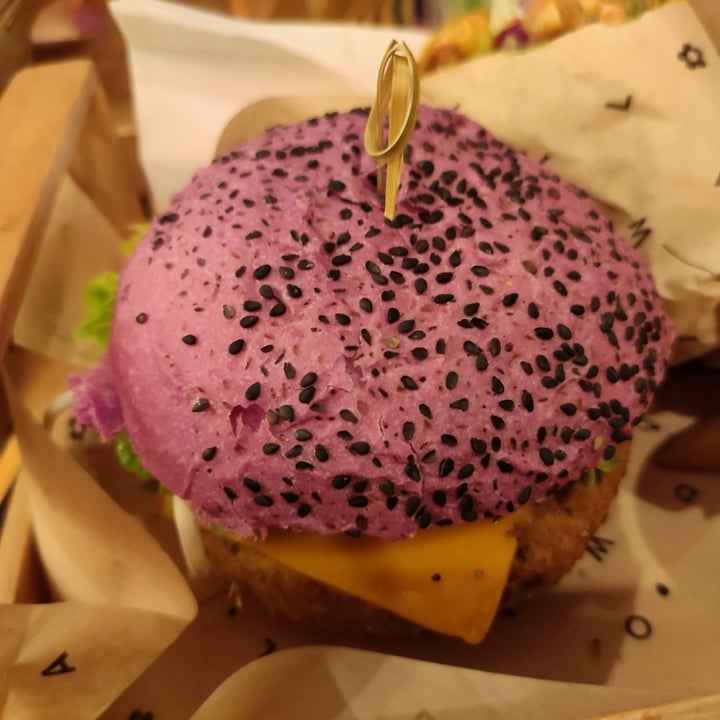 photo of Flower Burger Cherry bomb shared by @bisbarn on  15 Mar 2023 - review