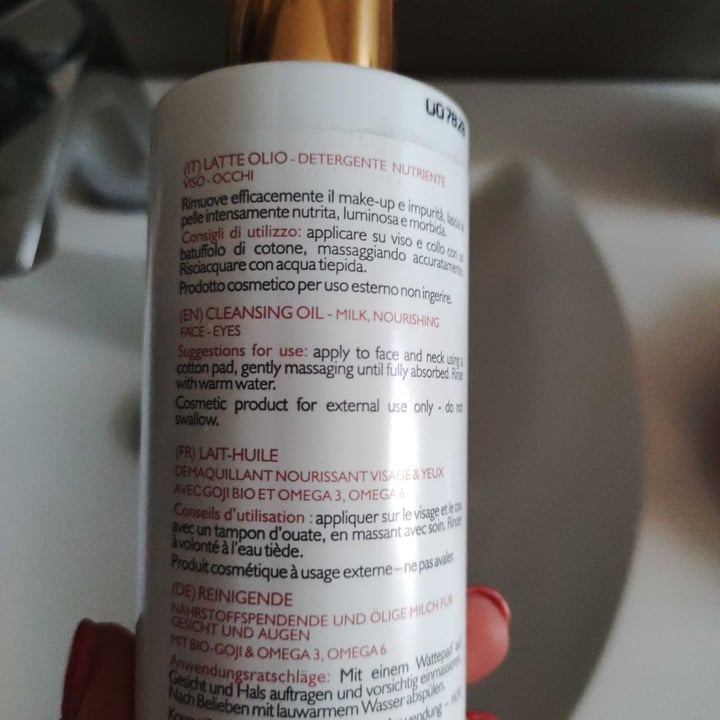 photo of Bio Phytorelax Laboratories Latte Olio Detergente Viso Occhi shared by @sarahtrombini22 on  19 Apr 2023 - review