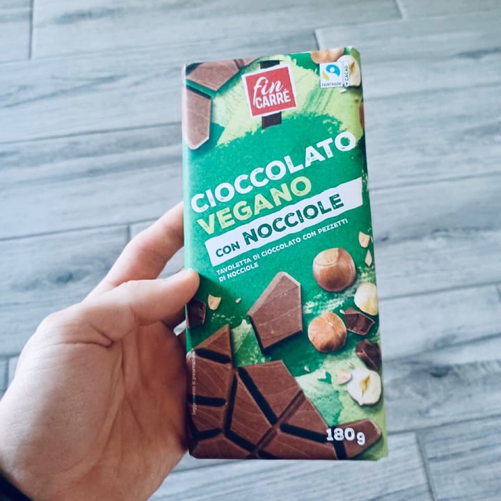 photo of Fin Carré Cioccolato con nocciole shared by @mibuttogiulia on  23 Jan 2023 - review