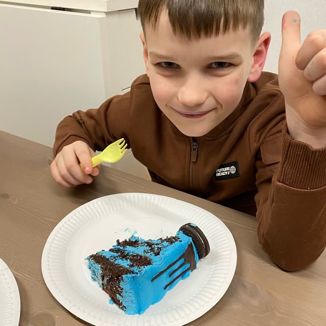 Photo of the dish “Blue Oreo Cake”