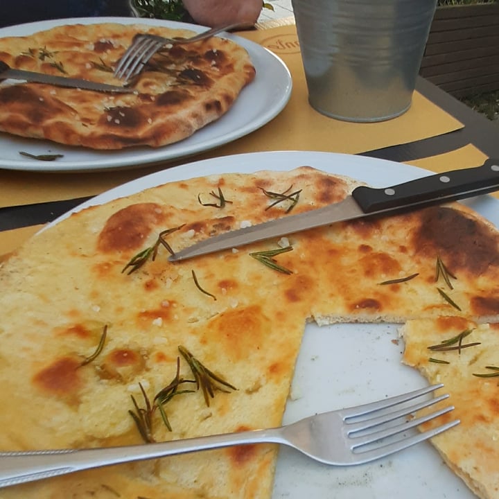 photo of La Douja osteria Focaccia al rosmarino shared by @spina on  11 Jul 2023 - review