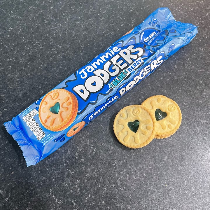 photo of Jammie Dodgers Blue berry flavour shared by @olivejuice on  26 Jan 2023 - review