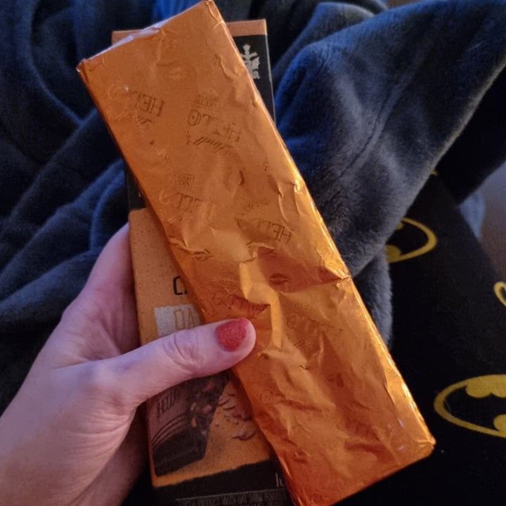 photo of Lindt Hello Vegan Salted Caramel shared by @carineandhulda on  31 Jan 2023 - review