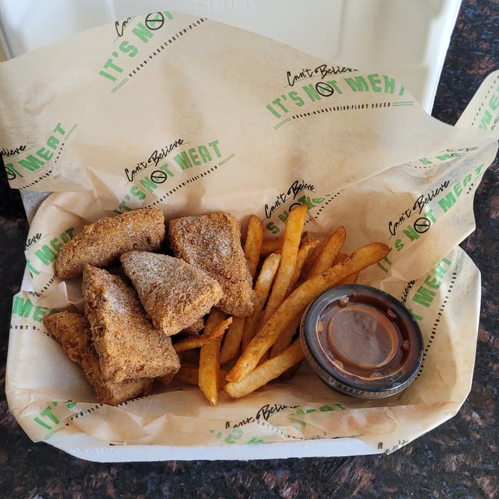 photo of Can't Believe It's Not Meat Old Town 6PC Boneless Buffalo Wings shared by @yourfriendjen on  08 Mar 2023 - review