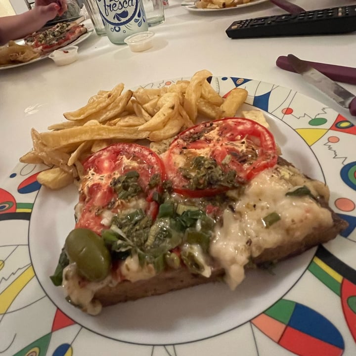 photo of Pizzas y Empanadas IL Giardino De Devoto Matambre de seitán a la napolitana shared by @emanuelo on  13 Mar 2023 - review