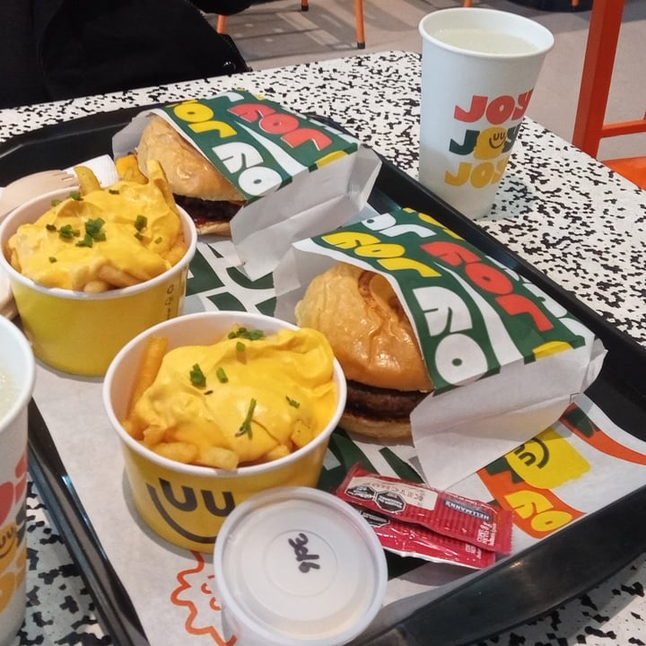 photo of Joy Burger Palermo Joy Cheeseburger shared by @marmiau on  13 Jul 2023 - review
