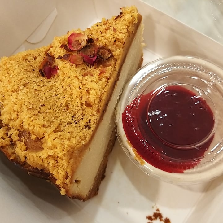 photo of Green Common Singapore Classic baked cheesecake shared by @darkchocoholic on  23 Jun 2023 - review
