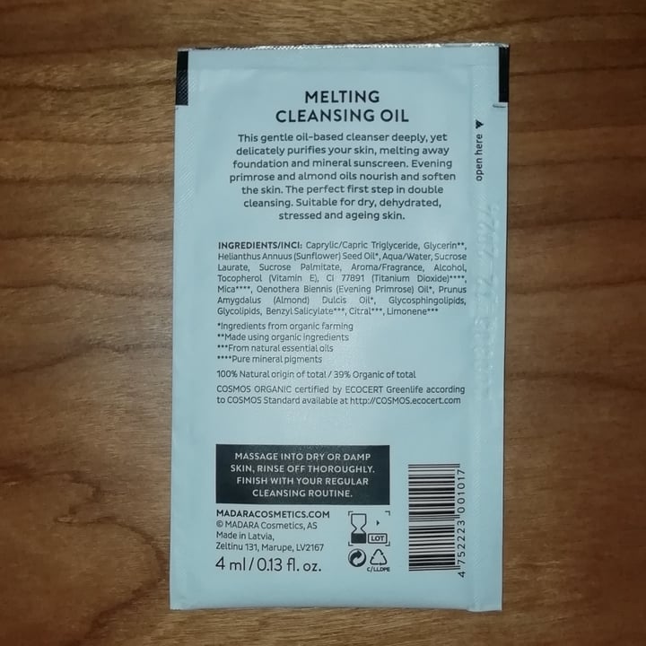 photo of Mádara Organic Skincare Melting Cleanising Oil shared by @miocillo0 on  23 Jun 2023 - review