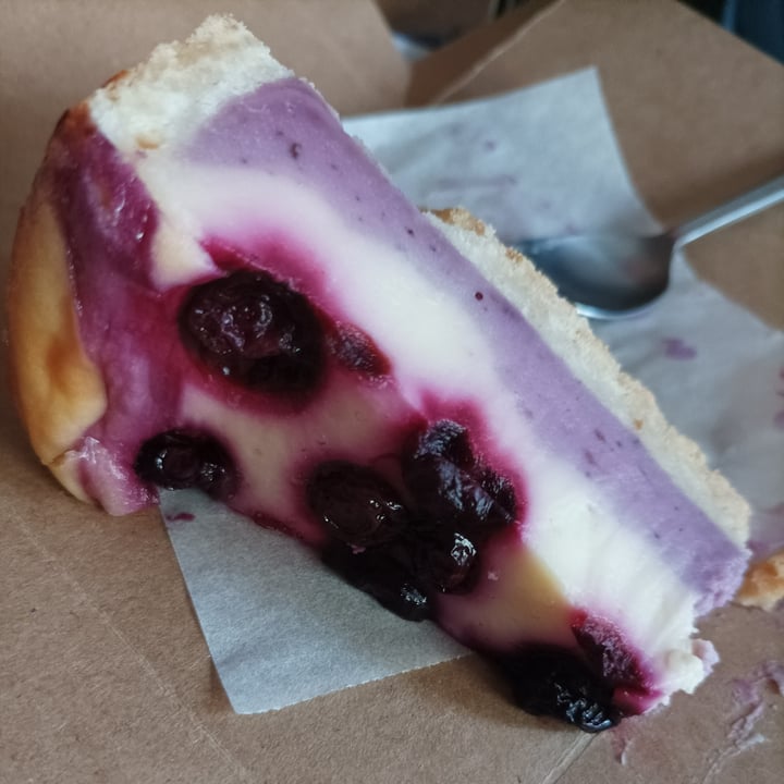 photo of Starbucks Blueberry Vegan Cheesecake shared by @m9v5m on  24 Dec 2022 - review