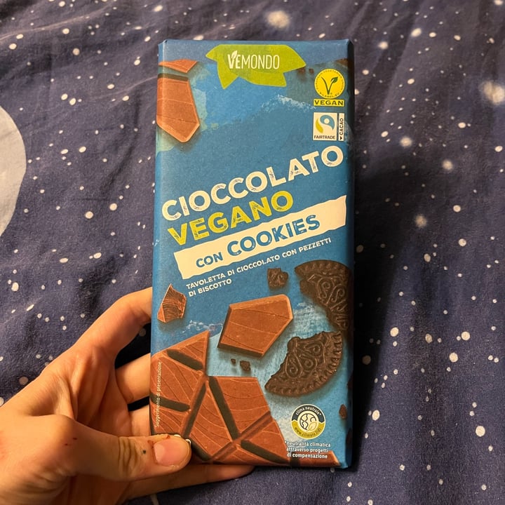 photo of Vemondo Cioccolato vegano con cookies shared by @giuliettaveg on  31 Jan 2023 - review
