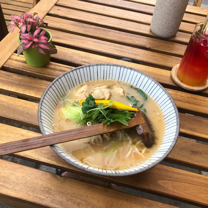 photo of Shisomen - Vegan Ramen und Cocktail Bar Miso Ramen shared by @evelynsarah on  06 Jul 2023 - review