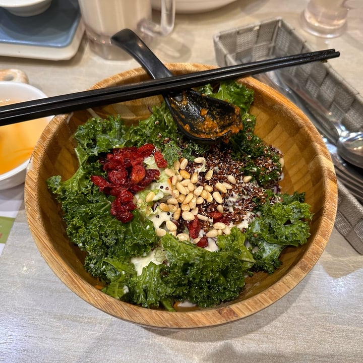 photo of Flavours by Saute Kale Quinoa Salad shared by @dafnelately on  28 Jul 2023 - review