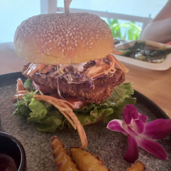 photo of HeyBong The Healthy Secrets 100% Vegan Katsu Burger shared by @punilu on  11 Apr 2023 - review