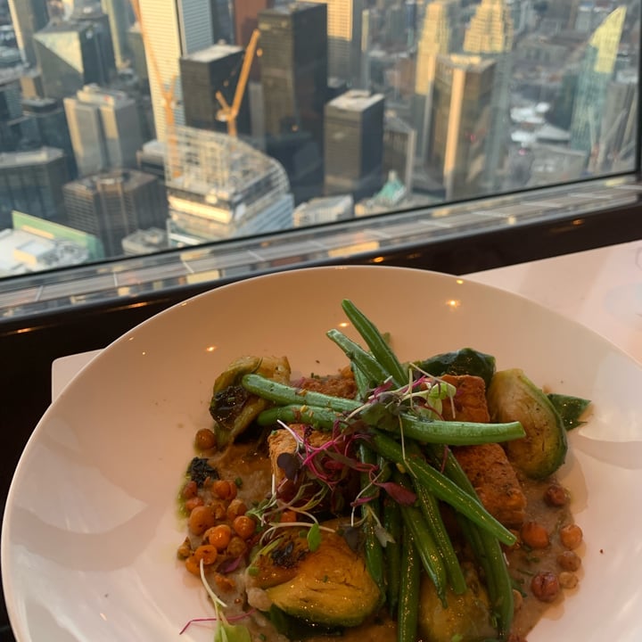 photo of 360 The Restaurant at the CN Tower Chickpea Frites shared by @vegandidsystem on  03 Apr 2023 - review