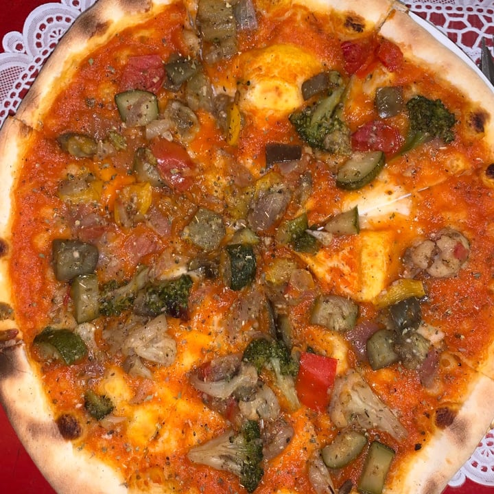 photo of Piccola Italia Da Luigi Pizzeria Vegetarian Pizza (no Cheese) shared by @tiascaz on  12 Jun 2023 - review