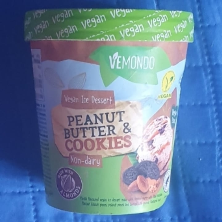 photo of Vemondo Vegan ice dessert peanut butter & cookies shared by @kingmary on  21 May 2023 - review