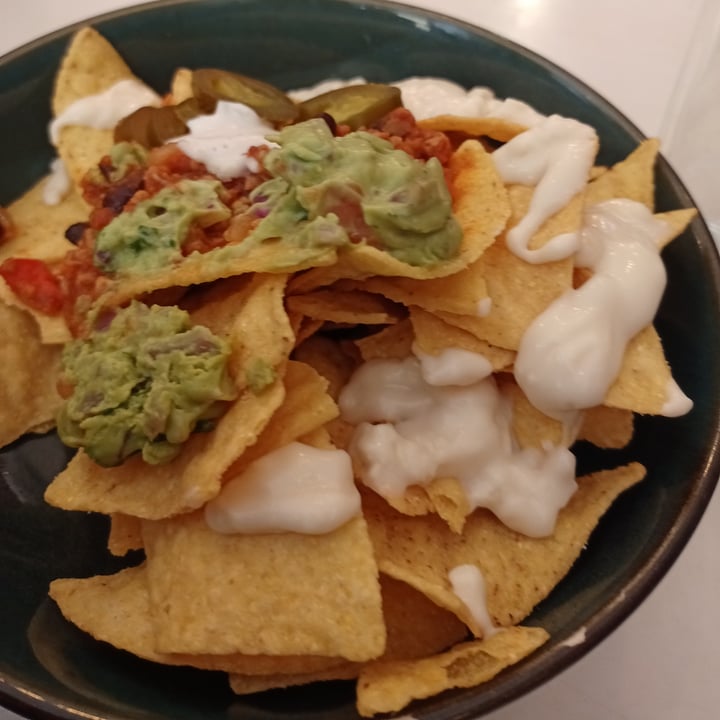 photo of La Oveja Negra taberna vegana. Nachos shared by @aliz on  05 Feb 2023 - review