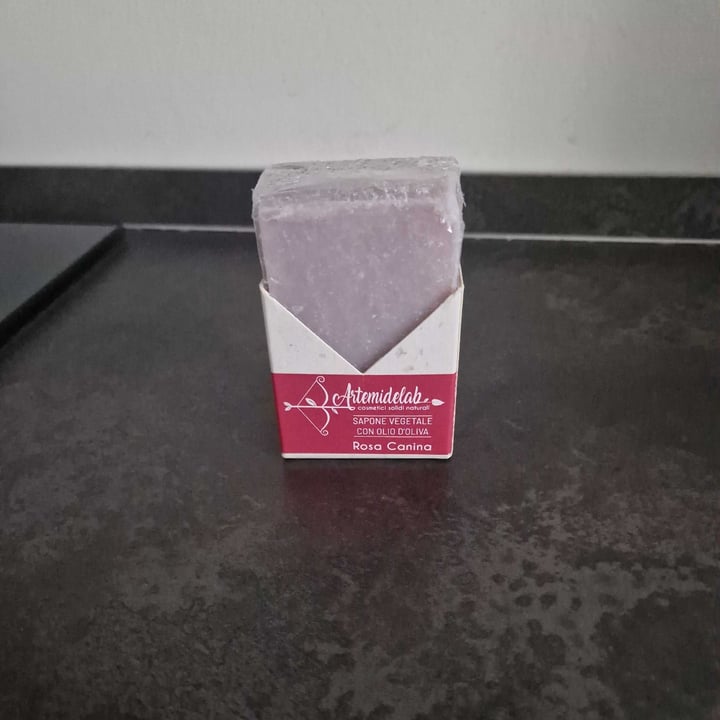 photo of Artemidelab Sapone vegetale rosa canina shared by @veronicaclaudia on  20 Mar 2023 - review