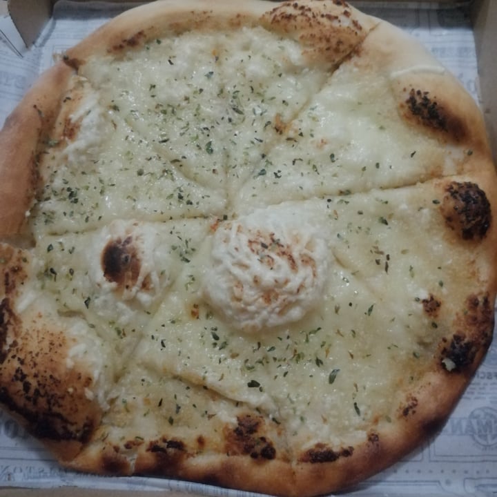 photo of Pizzeria La Fainá Pan de ajo con queso mozzarella vegano shared by @ani16 on  25 Feb 2023 - review