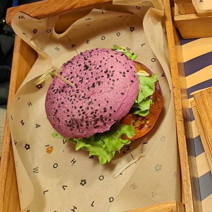 photo of Flower Burger Cherry bomb shared by @veggiemarti on  19 Jun 2023 - review
