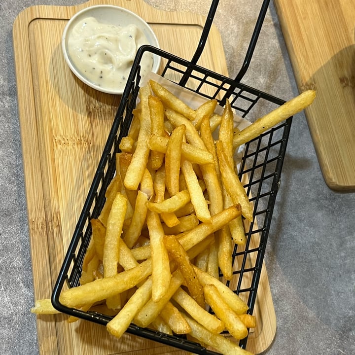 photo of nomVnom Tai Seng Truffle Fries + Truffle Mayo Dip shared by @soy-orbison on  23 Jul 2023 - review