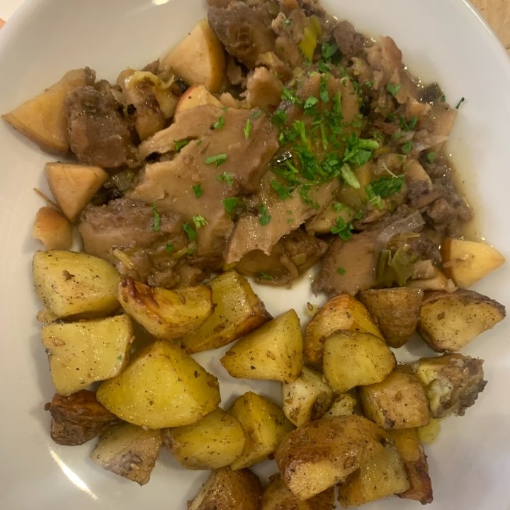 photo of Estravagario seitan con patate al forno shared by @victoriantonioni on  04 Feb 2023 - review