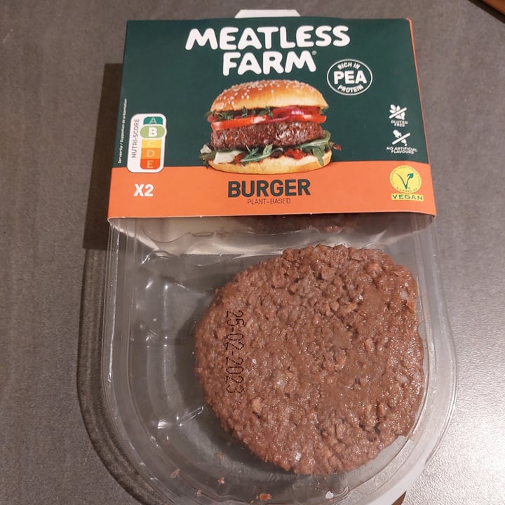 photo of Meatless Farm 2 burger shared by @elvanholland on  11 Feb 2023 - review