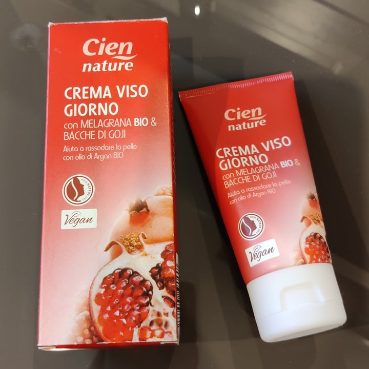 photo of Cien Cien Crema Viso Giorno con Melagrana Bio E Bacche Di Goji shared by @ireris on  24 Mar 2023 - review