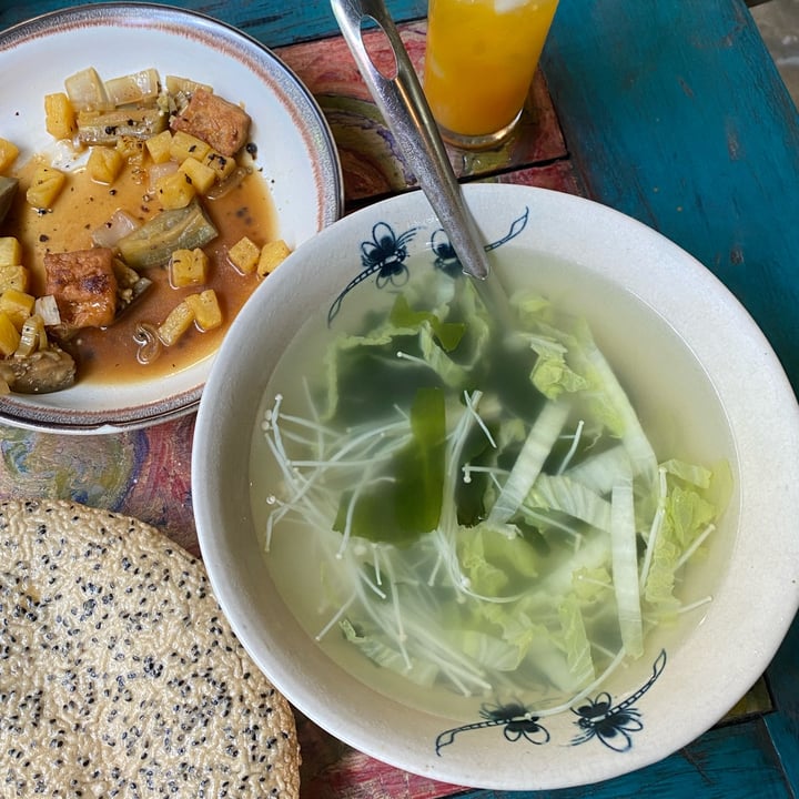 photo of Nhà Hàng Chay Ấm seaweed soup shared by @elsaflizmor on  14 May 2023 - review