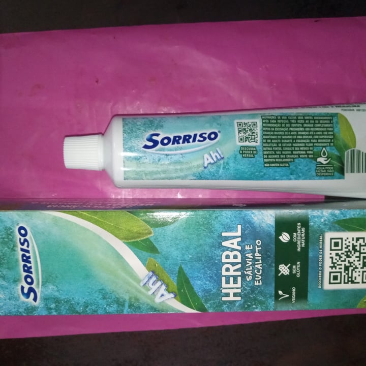 photo of creme dental sorriso Creme Dental Herbal salvia e eucalipto shared by @ddm on  05 Mar 2023 - review