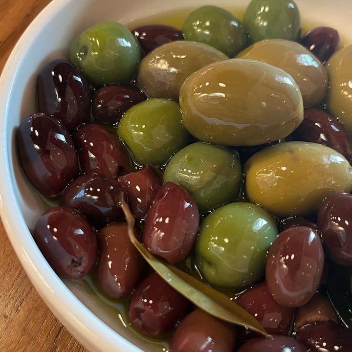 photo of Roberta’s Pizza House Bread With Marinated Olives shared by @debraymond on  16 Apr 2023 - review