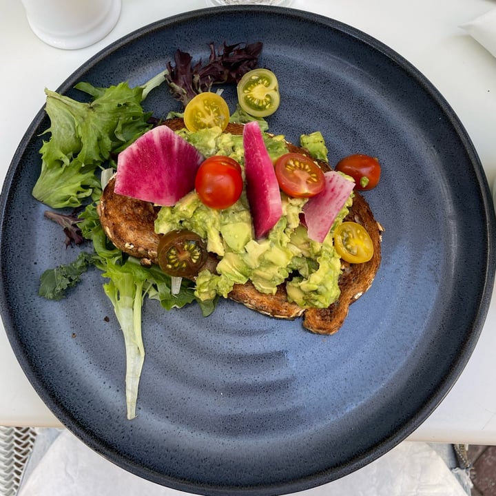 photo of Collins Quarter at Forsyth Avocado Toast shared by @ekelcem on  24 Mar 2023 - review