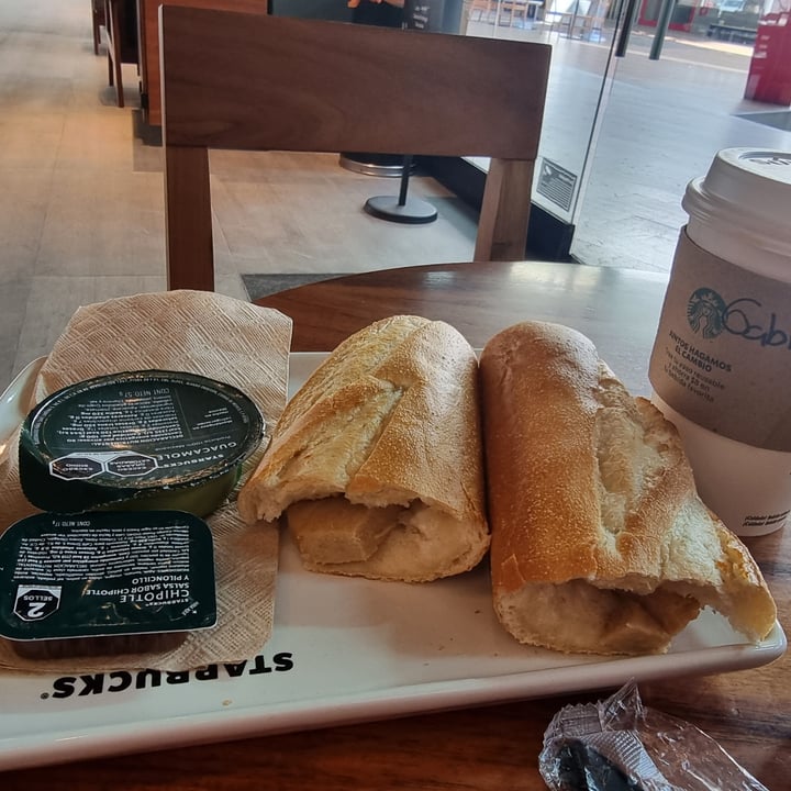 photo of Starbucks baguette not chiken shared by @gabrielalyl on  12 Feb 2023 - review