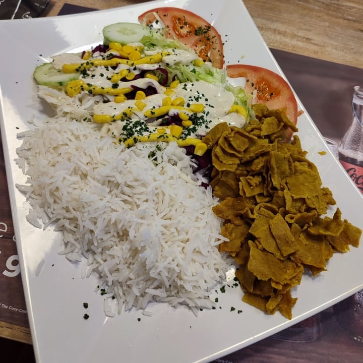 photo of Pizzeria-Kebab Monte Ararat (Vegano / Vegetariano) piatto Vöner curry shared by @monica86 on  05 May 2023 - review