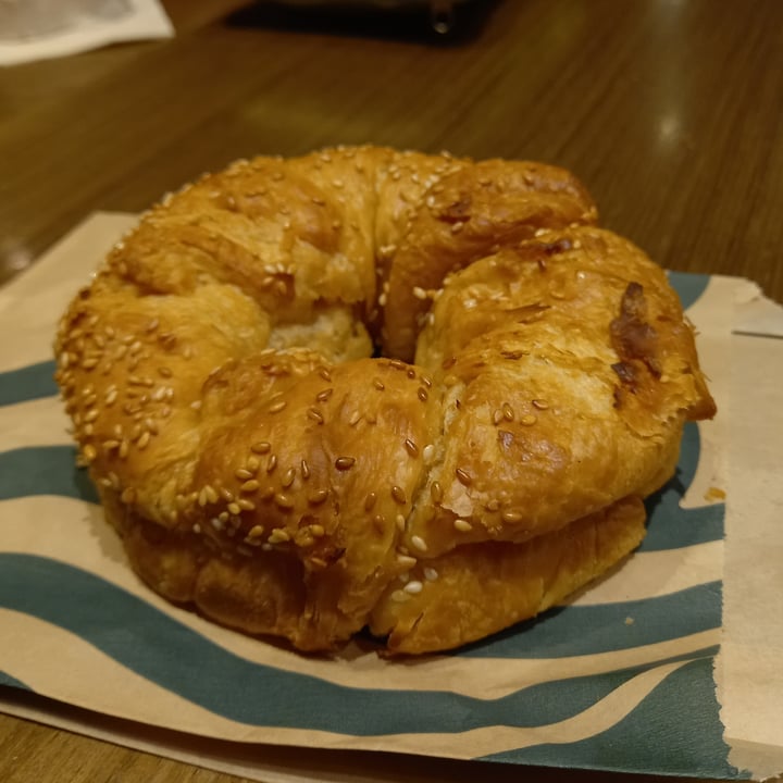 photo of Starbucks bagel vegano shared by @veganbeluu on  26 Jun 2023 - review