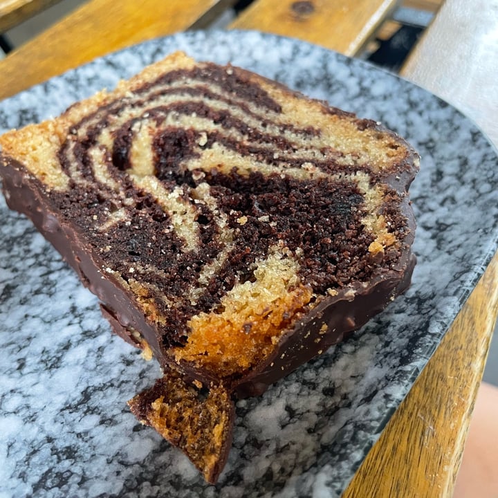 photo of VG Pâtisserie - Pâtisserie Végétale Cake marbré végétal shared by @emmapecci on  18 Jul 2023 - review