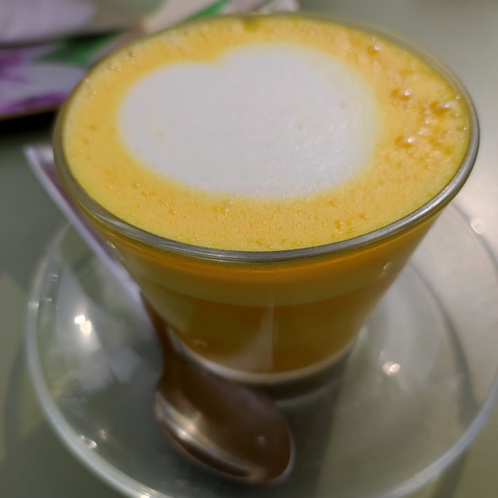 photo of Jack-Fruit Healthy Lifestyle Cappuccino Curcuma E Arancia Con Latte Di Mandorla shared by @steffa91 on  08 May 2023 - review