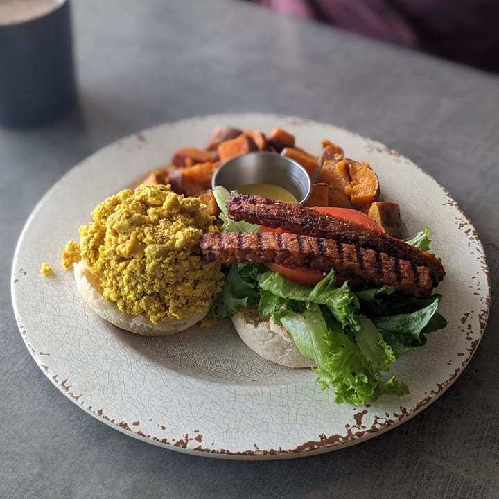 photo of Seed Plant-Based Cafe Breakfast Sandwich shared by @iszy on  06 Mar 2023 - review