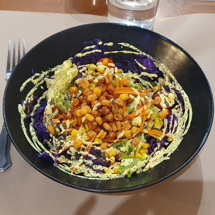 photo of Black Salad Ensalada De Verano shared by @fivefeetvegan on  04 Jul 2023 - review
