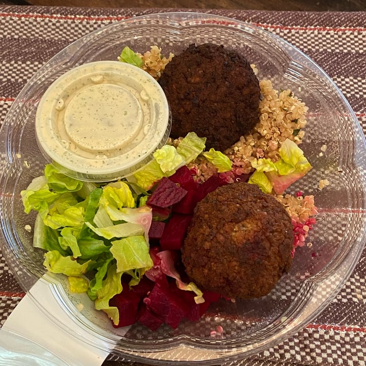 photo of Rawgirls East Memphis Baked Falafel and Quinoa Bowl shared by @thedarktower on  02 Apr 2023 - review